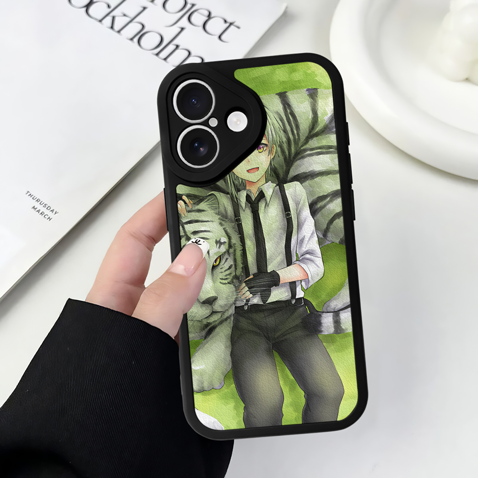 （画像用） 文豪ストレイドッグス Bungo Stray Dogs 【iPhone 16シリーズ対応】シリコンスマホケース（レザー調） 材質：シリコン